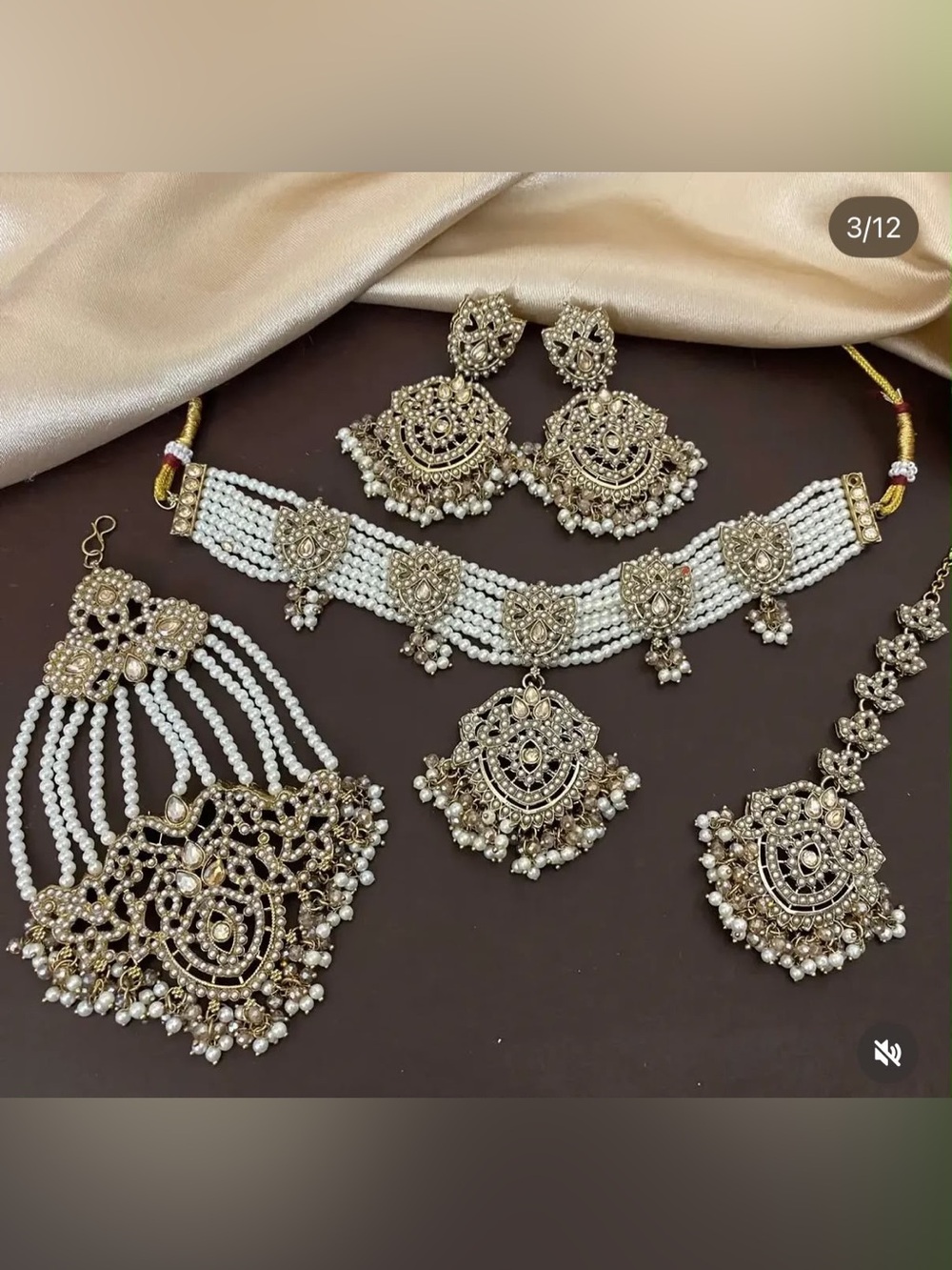 Elegant White Pearl and Gold Choker Set - Women Jewelry